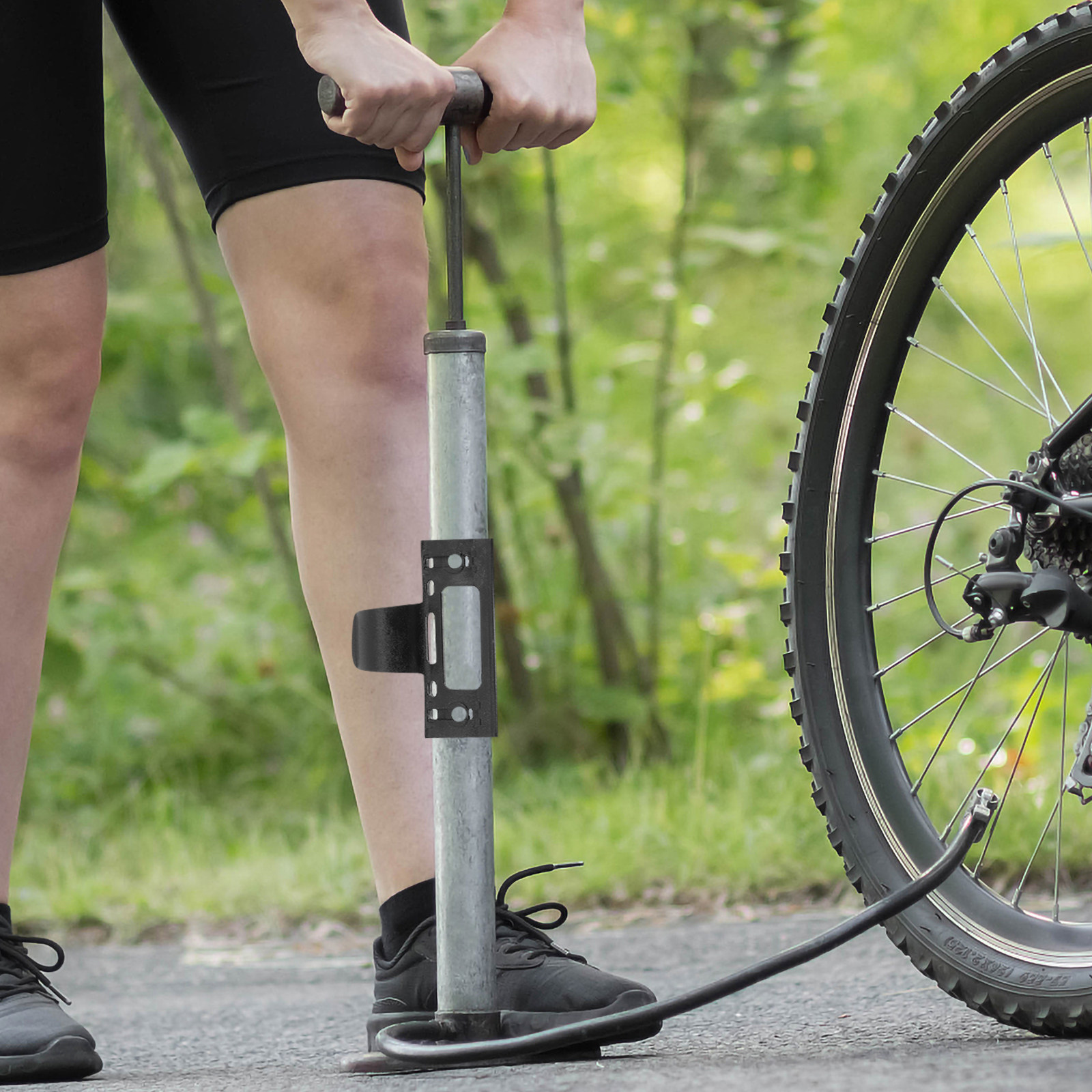 2Pcs Portable Bike Pump Clip L - огляд і ціна Bike Pump Frame Mount